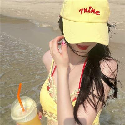 红妆问佳人